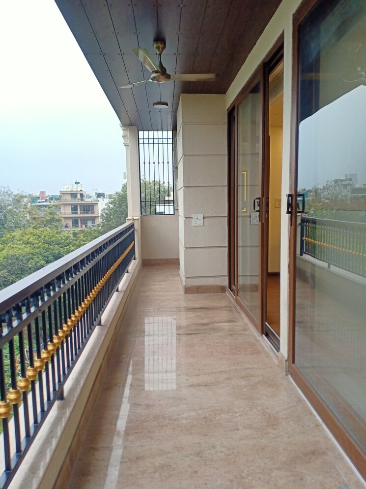 Balcony, boutique-residential-apartments-c-253 3 Bedroom 2500 Sq.Ft. Apartment In Defence Colony Delhi 8666410