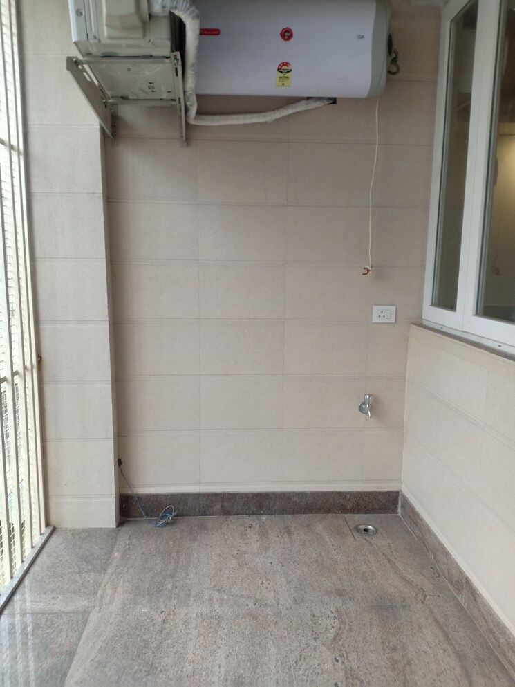 Bathroom, boutique-residential-apartments-c-253 3 Bedroom 2500 Sq.Ft. Apartment In Defence Colony Delhi 8666410