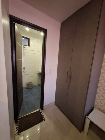 Building Lobby in 3 BHK Builder Floor at Sunshine Enclave, Vip Road – for Rent