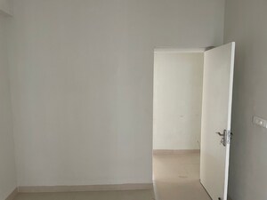 Room in 3 BHK Apartment at Vatika Lifestyle Homes, Sector 83 – for Sale