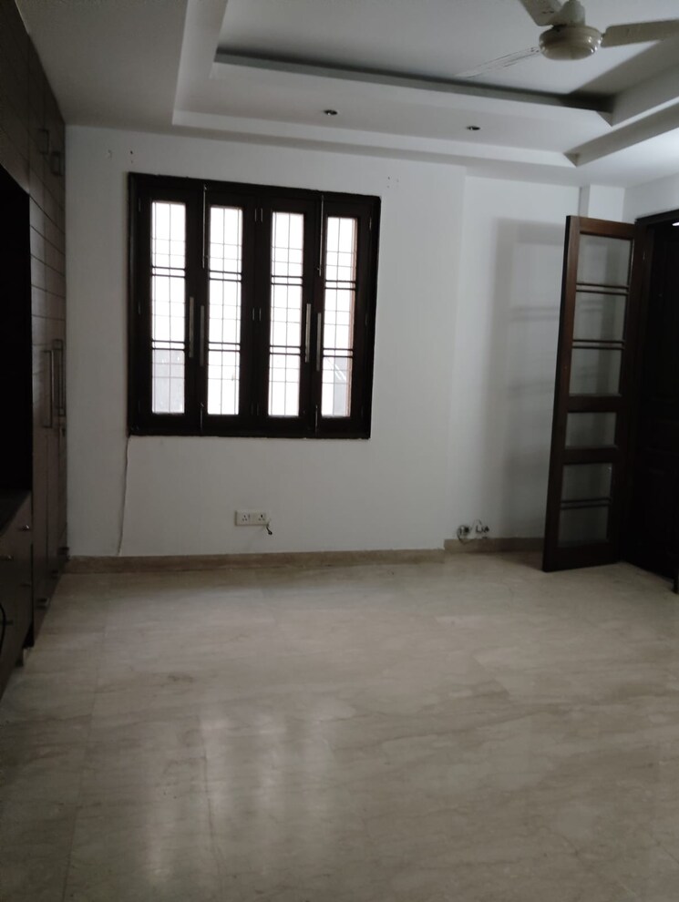 Room, chittaranjan park 3 Bedroom 2250 Sq.Ft. Apartment In Chittaranjan Park Delhi 8666471