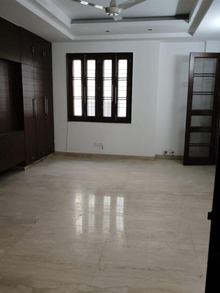 Room, chittaranjan park 3 Bedroom 2250 Sq.Ft. Apartment In Chittaranjan Park Delhi 8666471