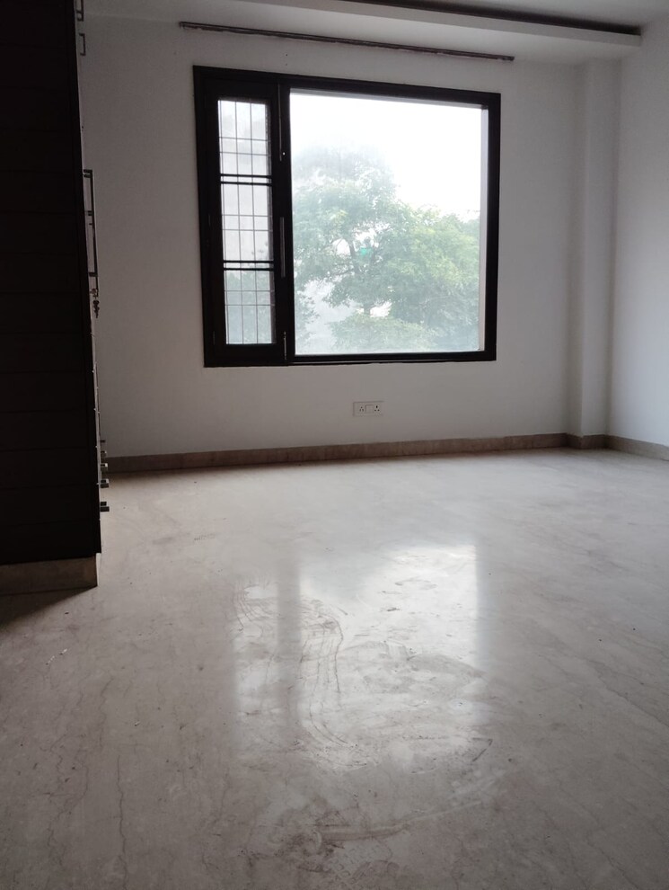 Bedroom, chittaranjan park 3 Bedroom 2250 Sq.Ft. Apartment In Chittaranjan Park Delhi 8666471