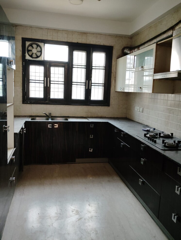Kitchen, chittaranjan park 3 Bedroom 2250 Sq.Ft. Apartment In Chittaranjan Park Delhi 8666471