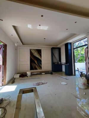 Master Bedroom in 4 BHK Builder Floor at Gms Road – for Sale