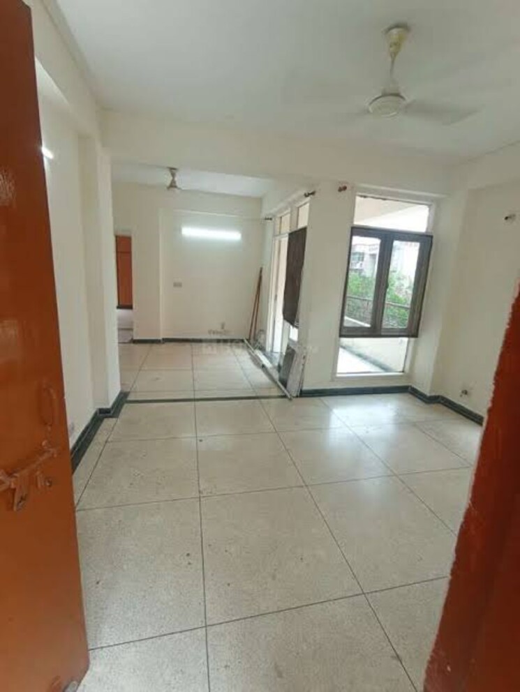 Bathroom, sector 37 2 Bedroom 112 Sq.Mt. Builder Floor In Sector 37 Noida 8666516