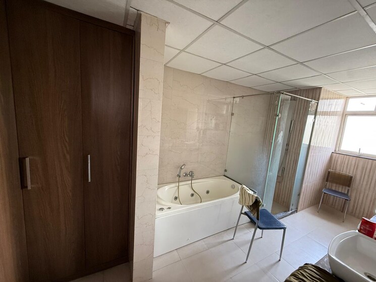 Bathroom, dlf-the-ultima 3 Bedroom 2100 Sq.Ft. Apartment In Sector 81 Gurgaon 8666578