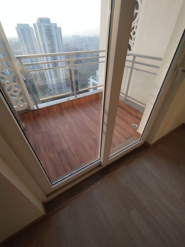 Balcony, dlf-the-ultima 3 Bedroom 2100 Sq.Ft. Apartment In Sector 81 Gurgaon 8666578