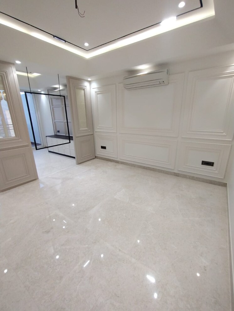 Room, dlf-the-ultima 3 Bedroom 2100 Sq.Ft. Apartment In Sector 81 Gurgaon 8666578