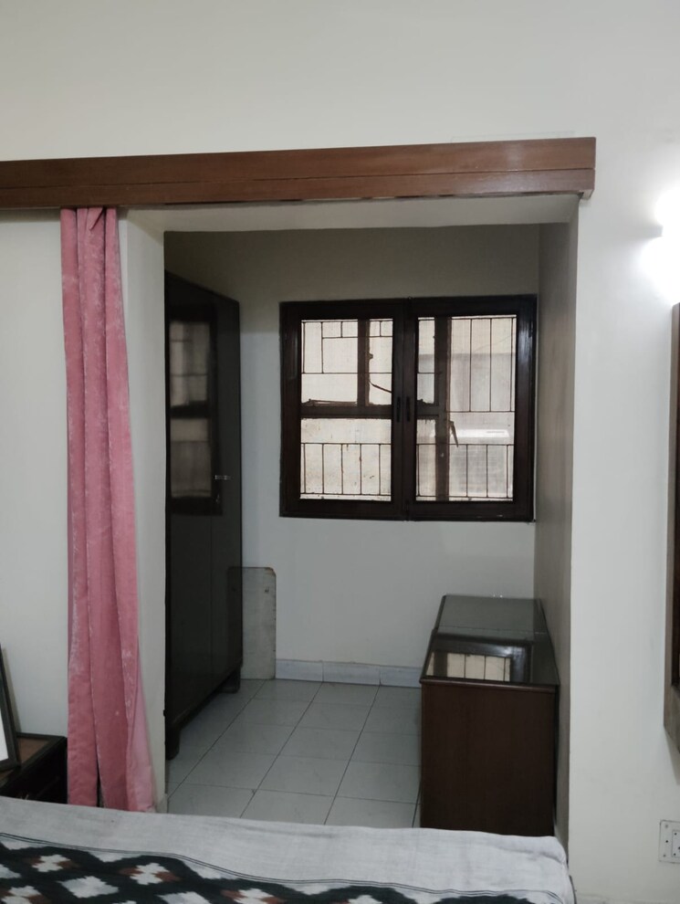Room, south delhi 3 Bedroom 1450 Sq.Ft. Apartment In South Delhi Delhi 8666544