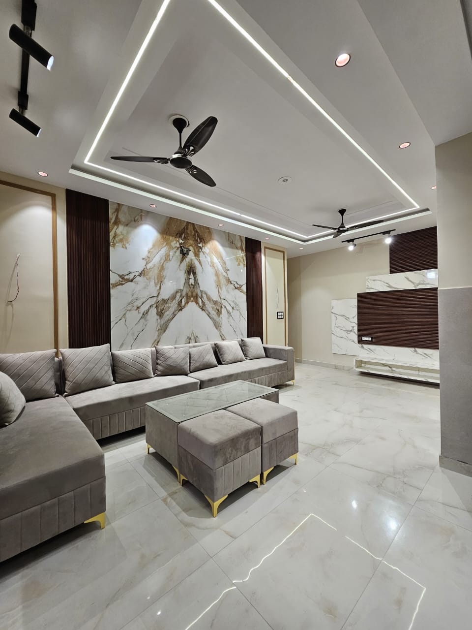 2 BHK Builder Floor For Sale in Mishra Properties