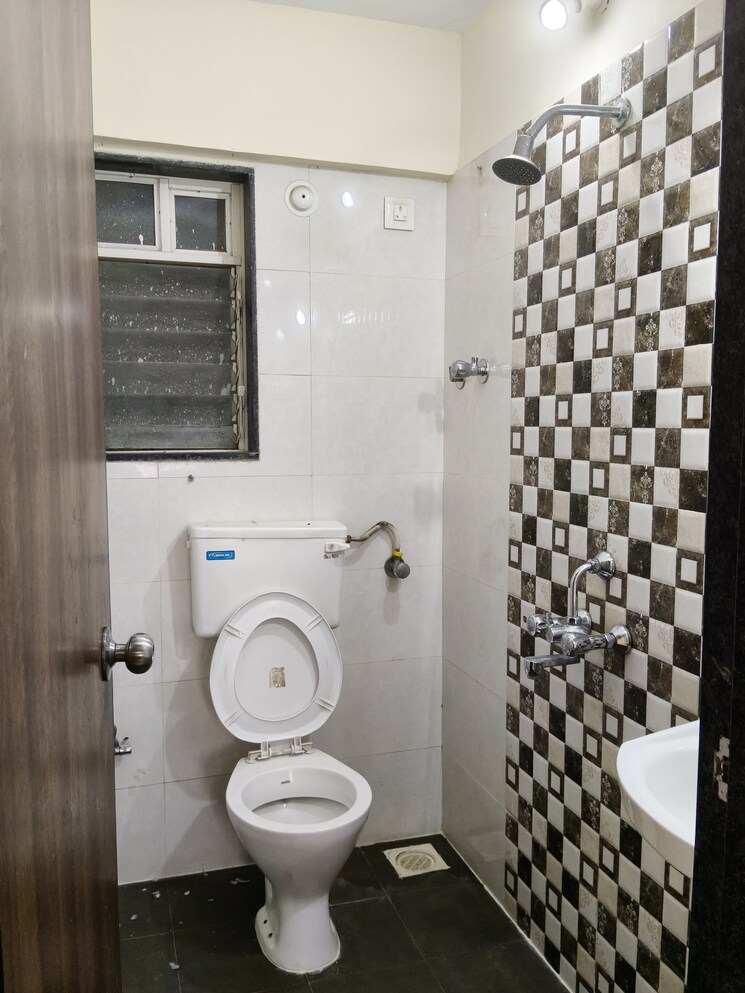 Attached Bathroom, diamond-park 2 Bedroom 1000 Sq.Ft. Apartment In Santacruz East Mumbai 8666907