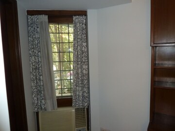 Room in 3 BHK Apartment at Boutique Residential Apartments C-253, Defence Colony – for Rent