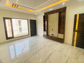 Room in 5 BHK Independent House at Aerocity – for Sale