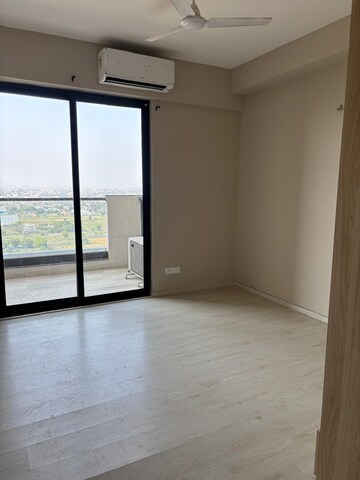Room in 2 BHK Apartment at M3M Skywalk, Sector 74 – for Rent