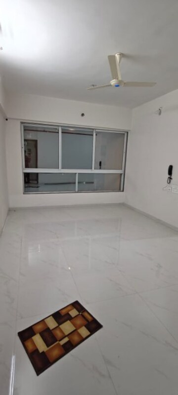 Room in 3 BHK Apartment at Babhai Naka – for Rent