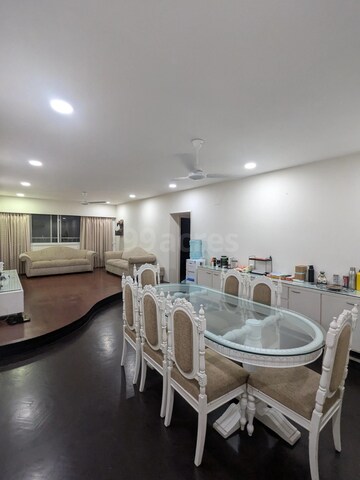 Team Area in 3 BHK Apartment at Cuffe Parade – for Rent