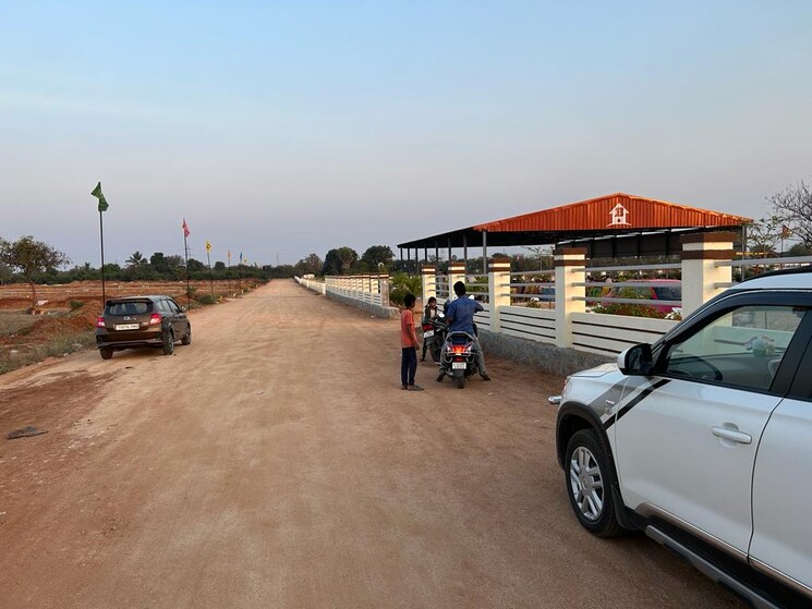  Parking, jb-nature-valley  223 Sq.Yd. Plot In Choutuppal Hyderabad 8667275