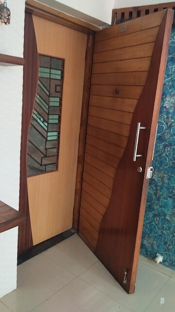 Furnished Amenities in 2 BHK Apartment at Evershine Grandeur, Malad West – for Rent