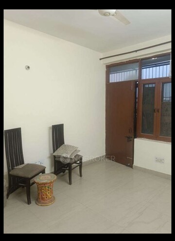 Living Room in 4 BHK Builder Floor at Ardee City, Sector 52 – for Rent