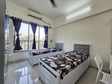 Room in  Pg at Vile Parle West – for Rent