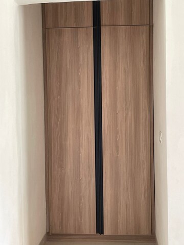 Furnished Amenities in 3 BHK Apartment at Emaar Emerald Estate, Sector 65 – for Rent