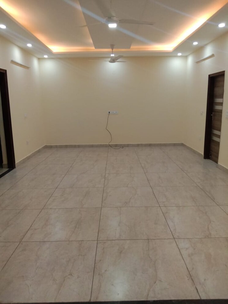 Room, silver-city-extention 3 Bedroom 1500 Sq.Ft. Builder Floor In Vip Road Zirakpur 8667437