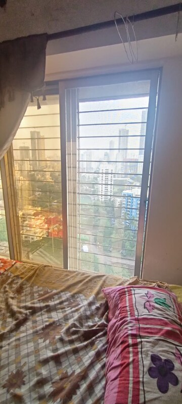 Room in 2 BHK Apartment at Lotus  Lotus Heights, Malad West – for Rent