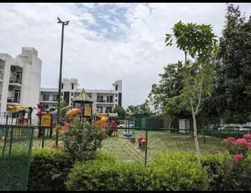 2 BHK Apartment – Garden View at Central Park 3 Flower Valley, Sohna Sector 33 - for Rent