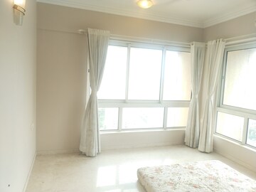 Room in 2 BHK Apartment at Hiranandani Gardens, Powai – for Rent