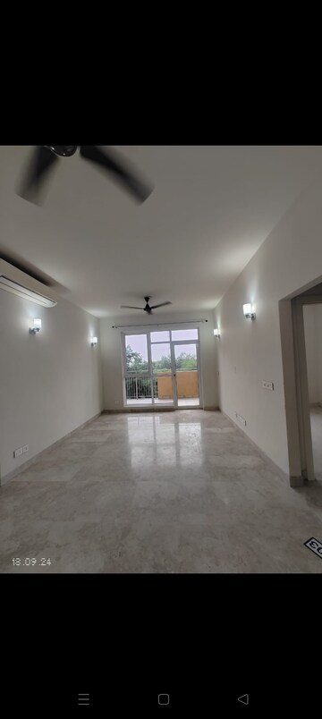 2 BHK Apartment For Rent in Ireo The Corridors, Sector 67a