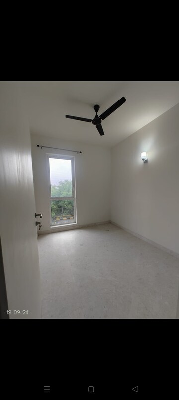 Room in 2 BHK Apartment at Ireo The Corridors, Sector 67a – for Rent