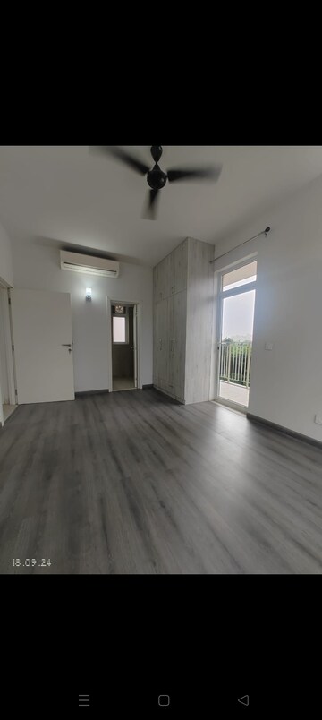 Room in 2 BHK Apartment at Ireo The Corridors, Sector 67a – for Rent
