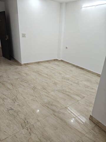 Room in 2 BHK Builder Floor at Paryavaran Complex – for Rent