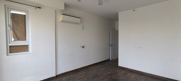 Room in 3 BHK Apartment at Conscient Heritage Max, Sector 102 – for Rent