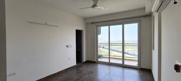 Room in 3 BHK Apartment at Conscient Heritage Max, Sector 102 – for Rent