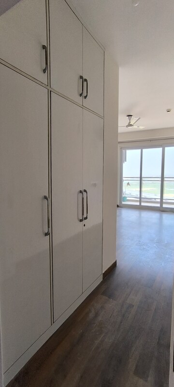 Room in 3 BHK Apartment at Conscient Heritage Max, Sector 102 – for Rent