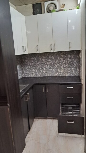 Kitchen in 1.5 BHK Builder Floor at Vasundhara Sector 1 – for Rent