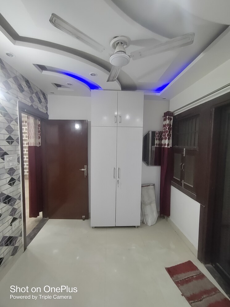 Master Bedroom, dwarka mor 2 Bedroom 60 Sq.Yd. Builder Floor In Dwarka Mor Delhi 8668035