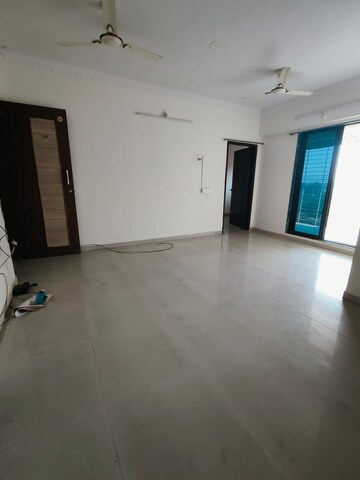 Room in 3.5 BHK Apartment at Kamdhenu Pride, Kharghar – for Rent