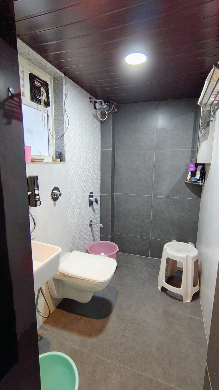 Bathroom, gurukrupa-marina-enclave 1 Bedroom 452 Sq.Ft. Apartment In Malad West Mumbai 8668236