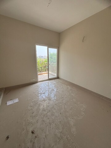Room in 3 BHK Apartment at Paramount Emotions, Sector 1 Greater Noida – for Sale