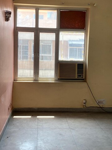 Room in 2.5 BHK Apartment at Bhagyawan Apartments, Mayur Vihar 1 – for Rent
