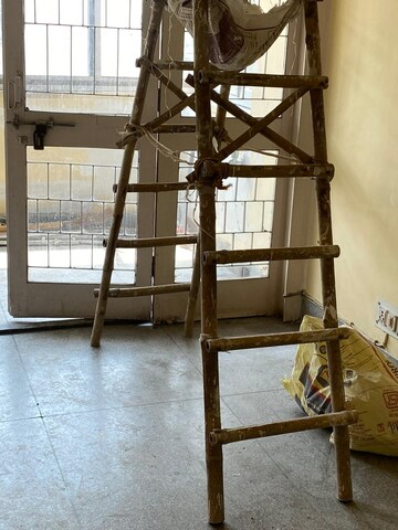 Staircase in 2.5 BHK Apartment at Bhagyawan Apartments, Mayur Vihar 1 – for Rent
