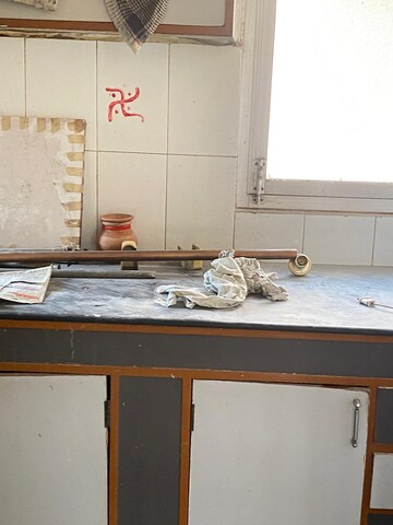 Kitchen in 2.5 BHK Apartment at Bhagyawan Apartments, Mayur Vihar 1 – for Rent