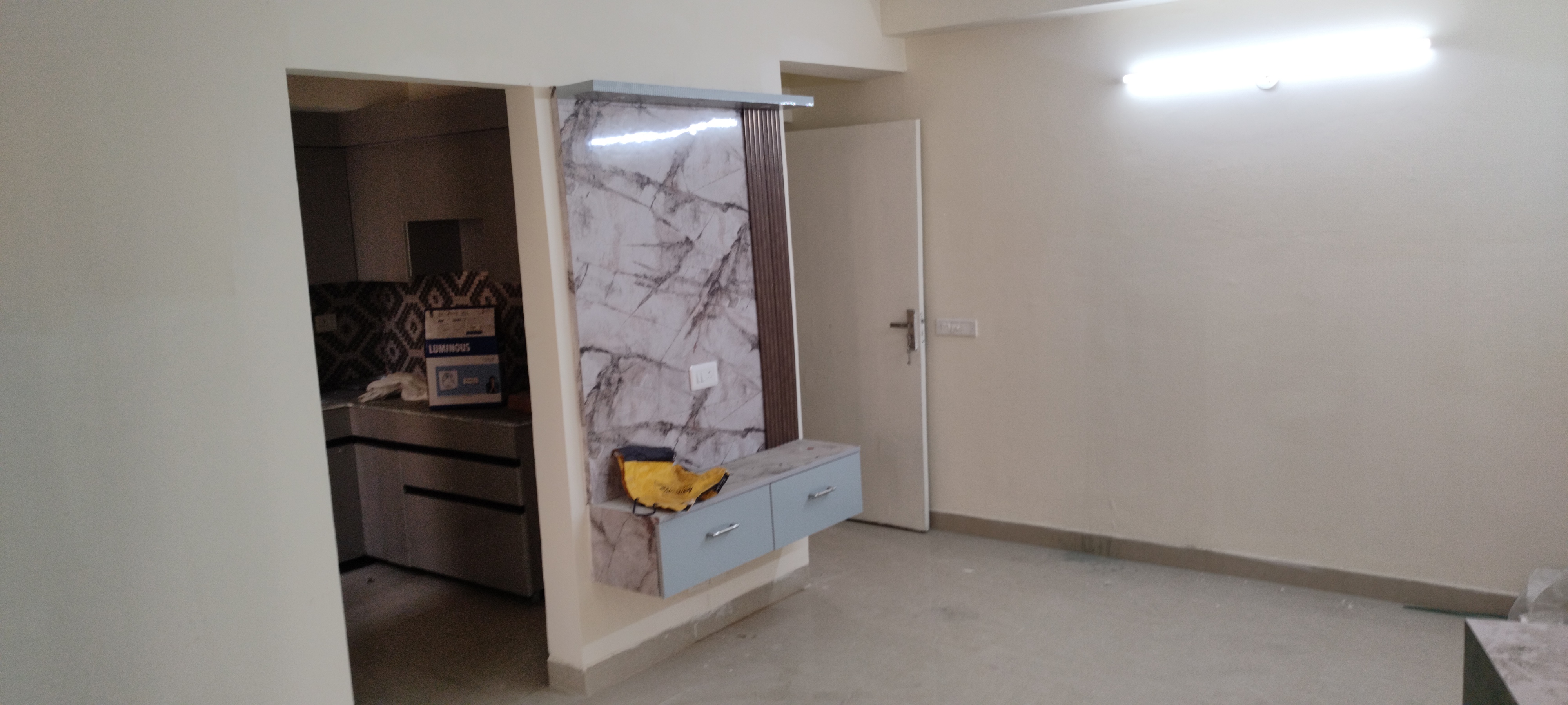 2 BHK Apartment For Rent in Jaypee Greens Kosmos