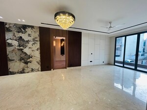 Room in 4 BHK Builder Floor at Ardee City, Sector 52 – for Sale