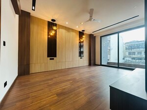 Room in 4 BHK Builder Floor at Ardee City, Sector 52 – for Sale