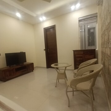 Furnished Amenities in 4 BHK Apartment at Aradhya Homes, Sector 67a – for Rent