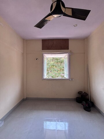 Room in 1 BHK Apartment at Seven Bunglow – for Rent